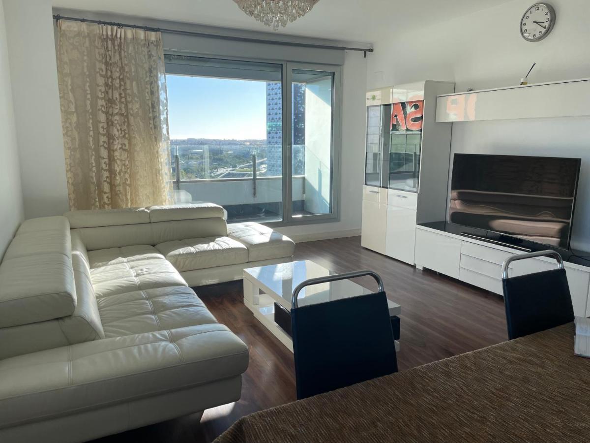 Fira De Barcelona City View Apartment With Garage Parking L’Hospitalet de Llobregat Exterior foto