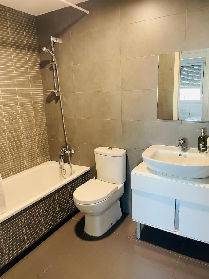 Fira De Barcelona City View Apartment With Garage Parking L’Hospitalet de Llobregat Exterior foto