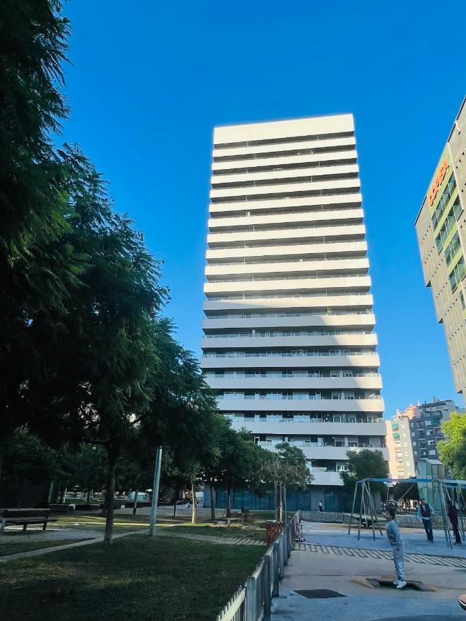 Fira De Barcelona City View Apartment With Garage Parking L’Hospitalet de Llobregat Exterior foto